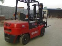 二手叉車(chē)市場(chǎng)探析 聚焦?fàn)I口5噸燃油叉車(chē)與阜新3噸電瓶叉車(chē)